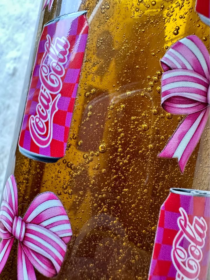 Soda Inspired with Bows - 16oz Glass Tumbler