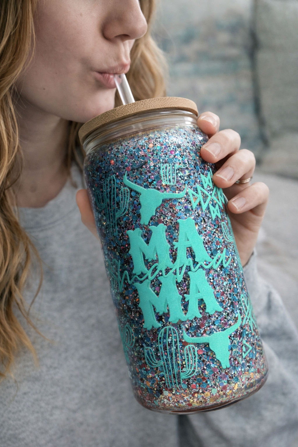 Mama Western Theme Glass Can Cup – 16oz Cowboy Aesthetic Drink Glass, Farmhouse Mama Iced Coffee Cup, Bamboo Lid Western Style Gift for Mom